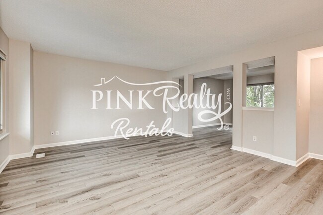 Building Photo - 5070 Hopkins Dr