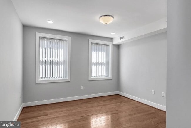 Building Photo - 1310 Riggs St NW