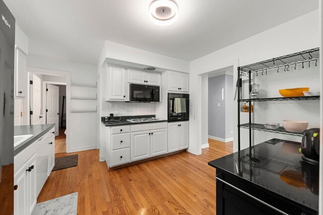 Building Photo - 415 Huntington Ln
