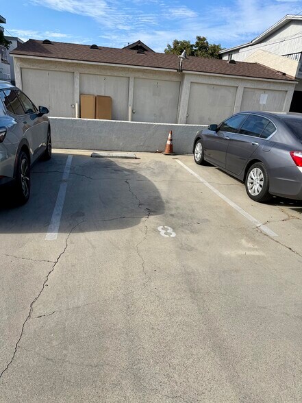 Dedicated parking - 3045 E Theresa St