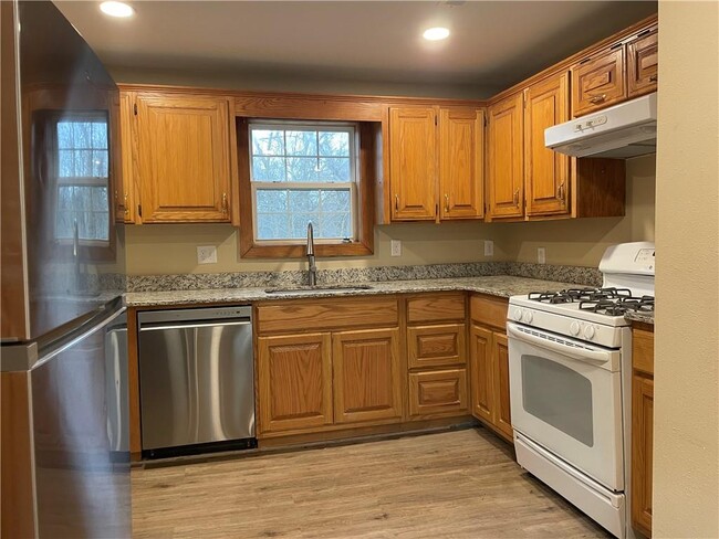 Building Photo - 4600 E Huntsville Rd