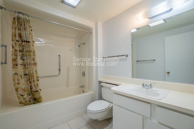 Building Photo - 17230 N Palo Verde Dr