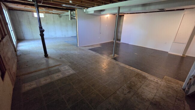 Building Photo - 5205 Auriesville Ln