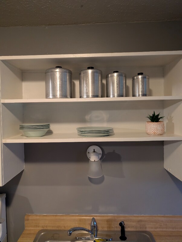 Building Photo - 860 Navaho Ave