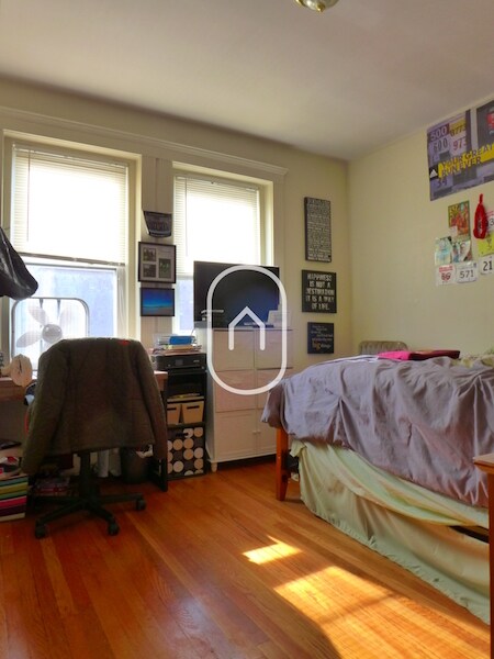 Building Photo - 187 Strathmore Rd