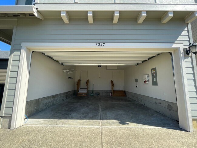 Building Photo - 4Bd/2.5Ba Gresham Home ~ Community Playgro...