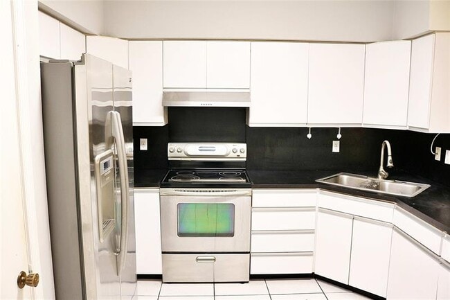 Building Photo - 11200 NW 39th St