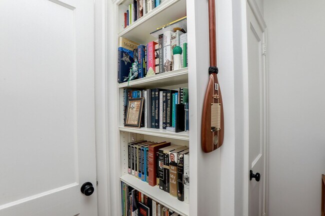 Building Photo - Beautiful Single Family Home in Willoughby Beach!!