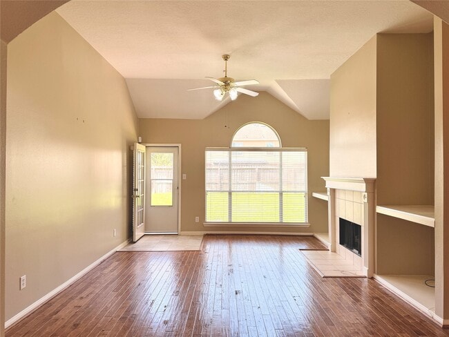 Building Photo - 16518 Wheatmill Ct