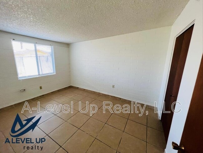 Building Photo - 3519 E Ellington Pl