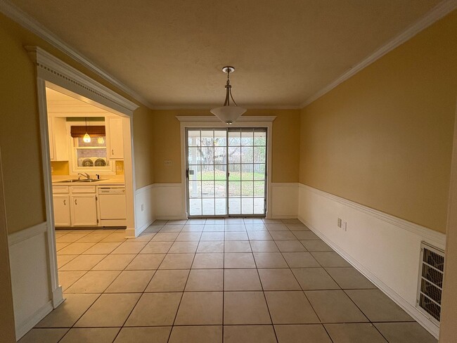 Building Photo - 2 Bed/1.5 Bath in North Jackson