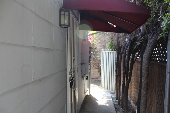 Building Photo - 1507 Wesley Ave