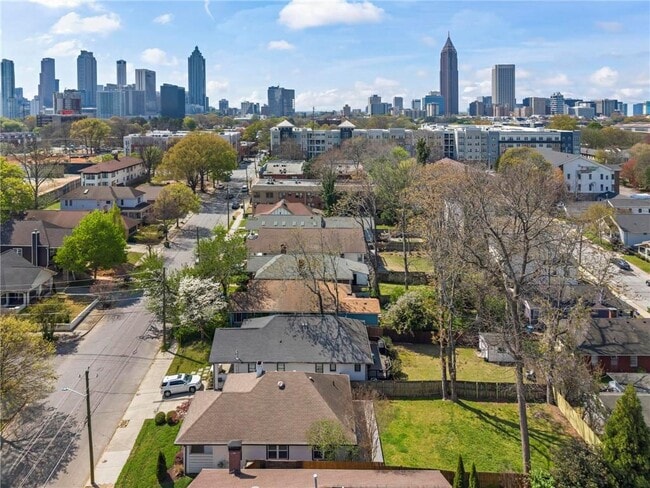 Building Photo - 520 Angier Ave NE