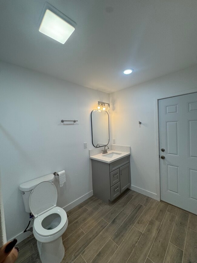 Building Photo - 7513 Valaria Dr