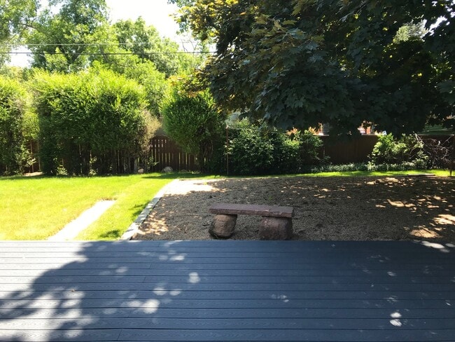 Building Photo - 4 Bed 2 Bath Home in South Boulder!