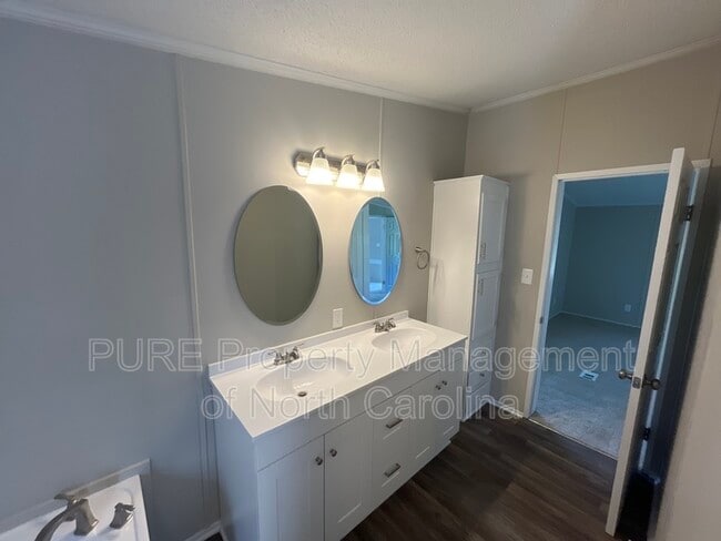 Building Photo - 318 Rankin Hill Rd