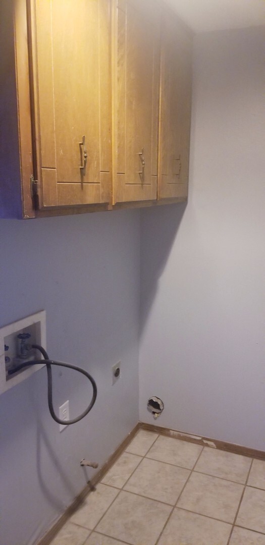 Building Photo - 4 bedroom