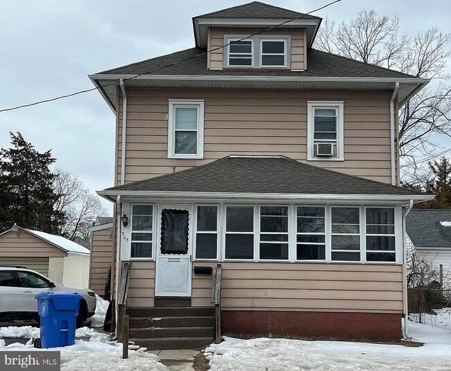 Building Photo - 303 Ellis St