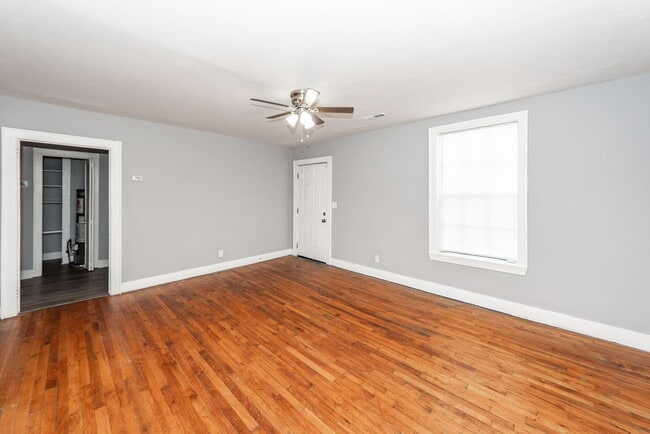 Building Photo - 3 Bedroom, 1 Bathroom Home in Dorchester Terrace - North Charleston