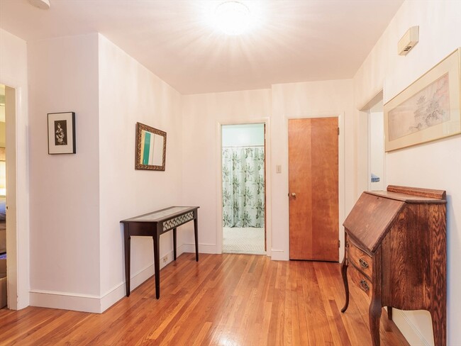 Building Photo - 53 Sacramento St