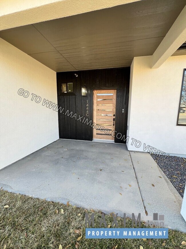 Building Photo - 1444 Kennedy Ave