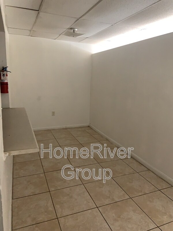 Building Photo - 8923 N 40th St