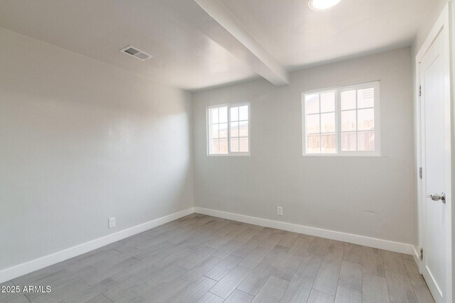 Building Photo - 240 N Monte Vista St