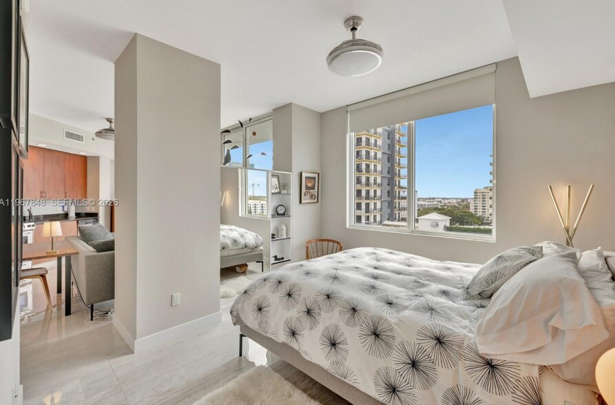 Building Photo - 315 NE 3rd Ave