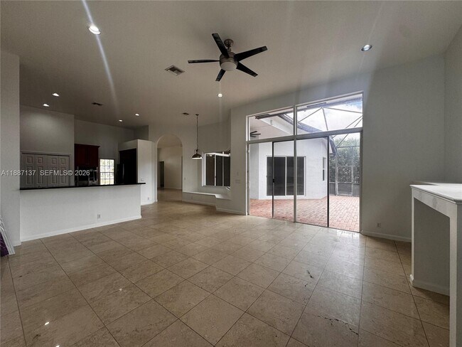 Building Photo - 18520 SW 39th Ct