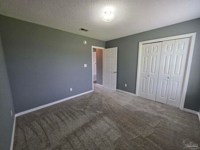 Building Photo - 6024 Yellow Rose Dr