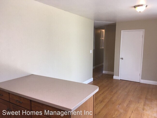 Building Photo - 4 br, 2 bath House - 6821 Chevy Chase Way