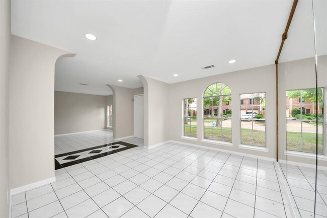 Building Photo - 16731 Sussex Dr