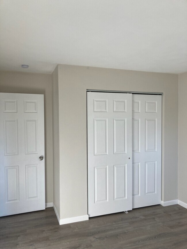 Building Photo - 707 Plankway Dr