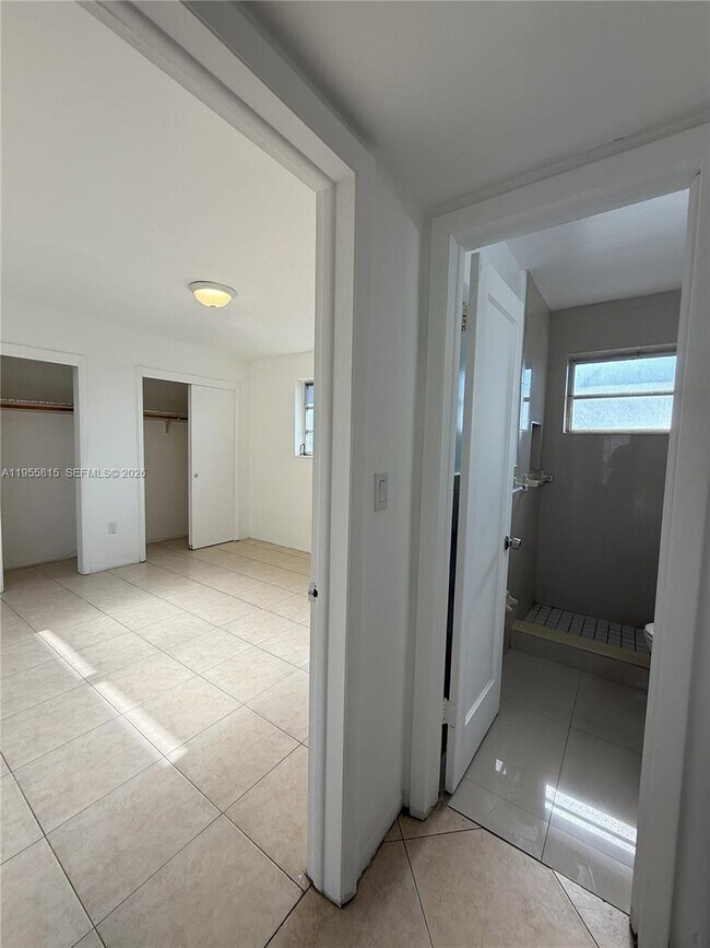 Building Photo - 5165 W Flagler St