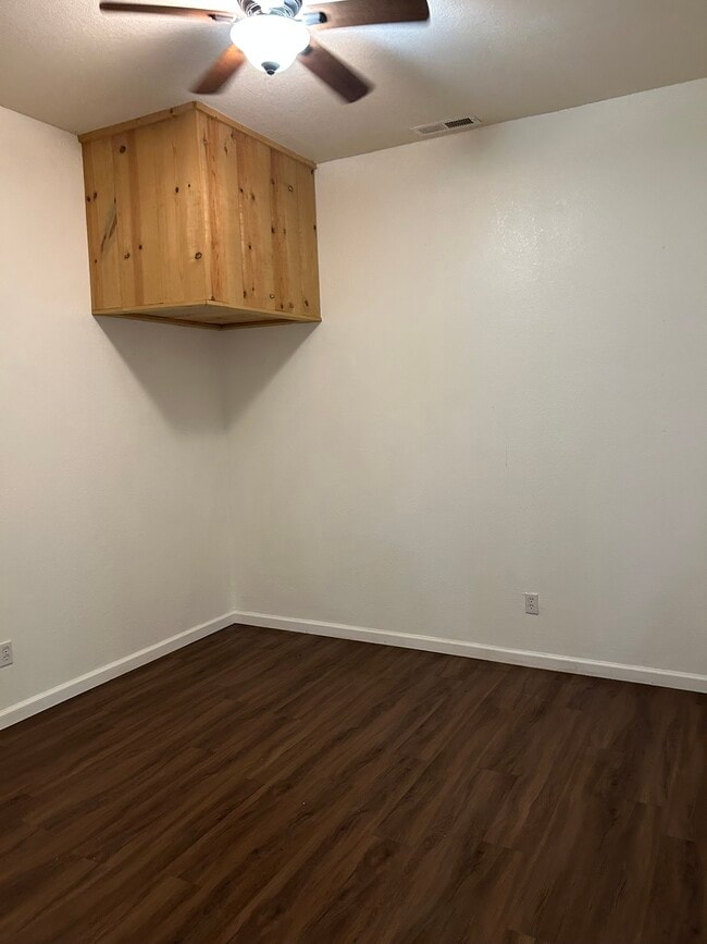 Building Photo - 466 Old Camptown Dr