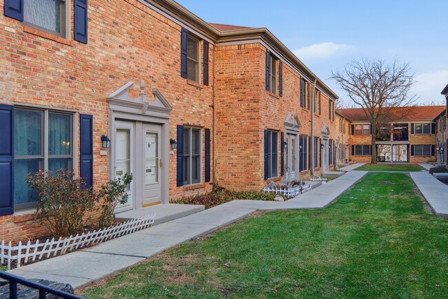 Building Photo - 1746 Sessions Walk