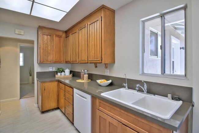 Building Photo - 4854 Humber Pl