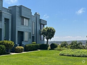 Building Photo - FOR RENT: 2Bd/1.5Ba Upgraded Townhome In T...