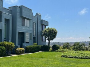 Building Photo - 821 America Way