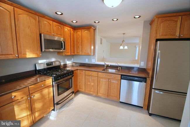 Building Photo - 13500 Darter Ct