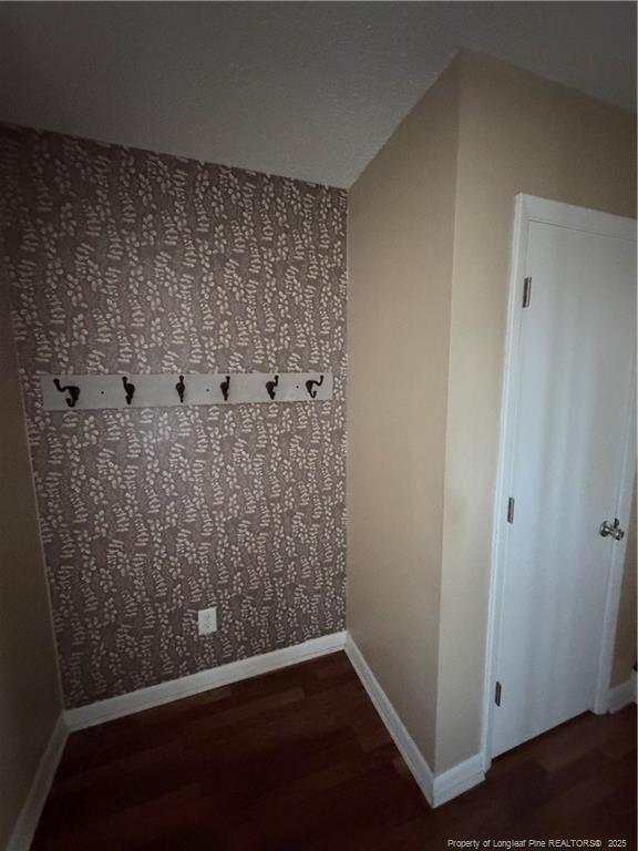 Building Photo - 4946 Pinewood Dr