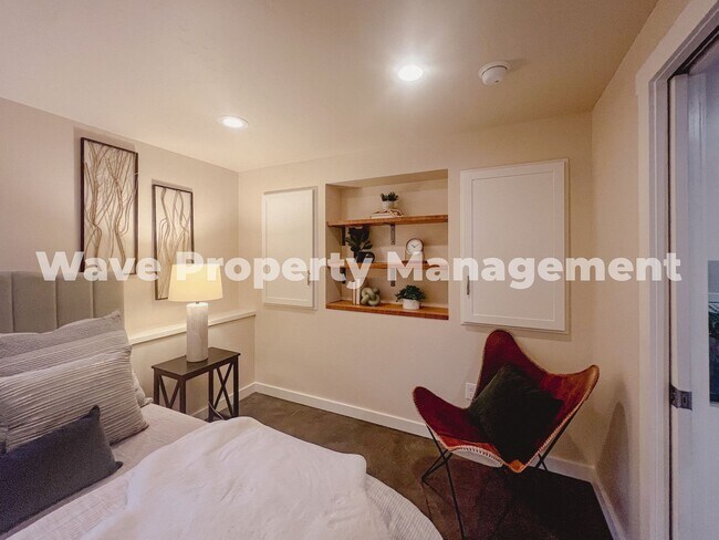 Building Photo - Newly Renovated Basement Suite with High-E...
