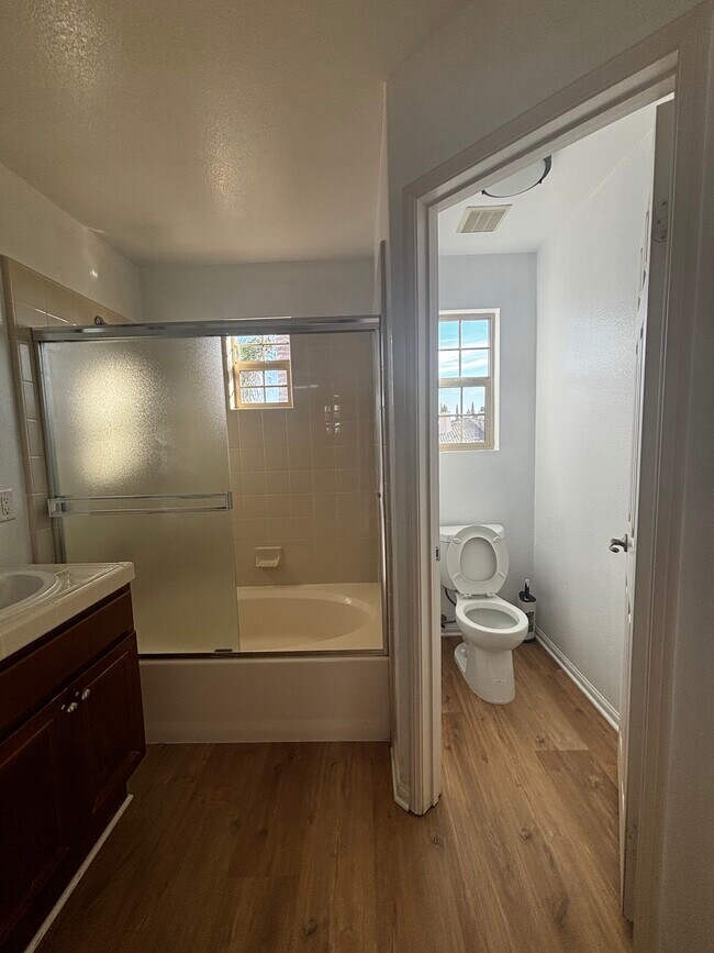 Building Photo - 2727 Bellezza Dr