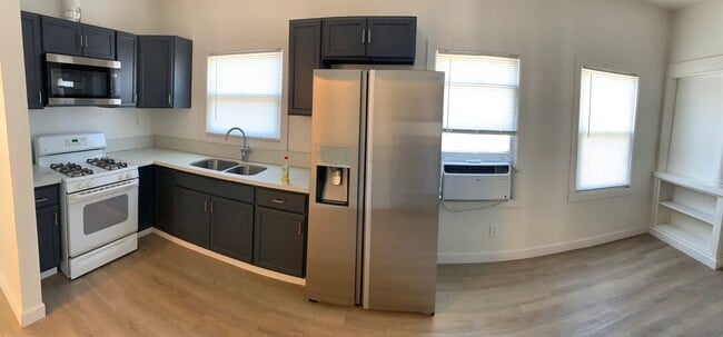 Building Photo - 3990 4th St