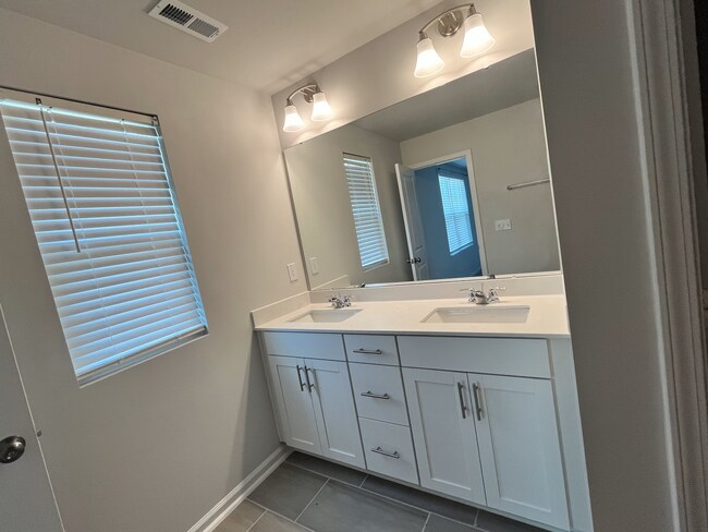 Building Photo - 2138 Terrawood Dr