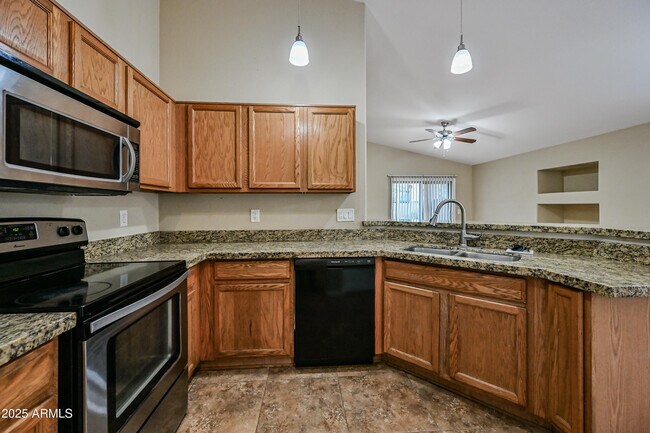 Building Photo - 16252 N 138th Ln