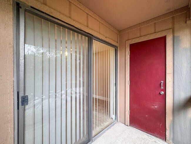 Building Photo - 3843