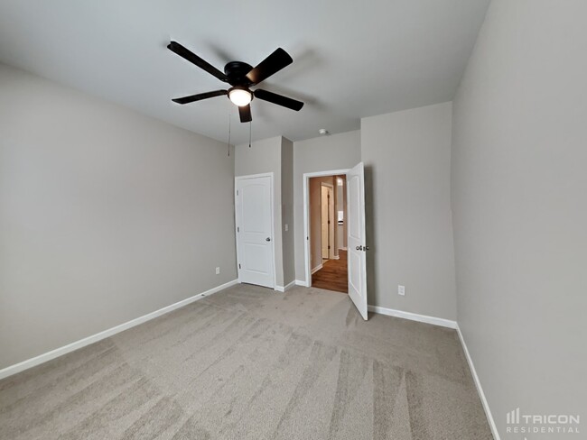 Building Photo - 4074 Beach Wy
