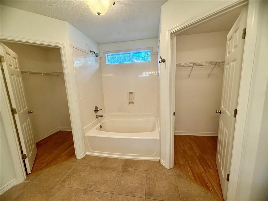 Building Photo - 106 Northchase Ct