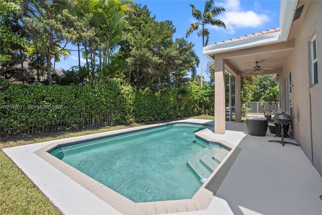 Building Photo - 1097 Allamanda Way